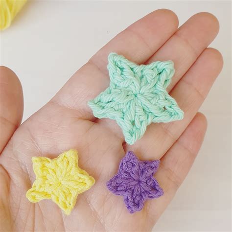 This easy crochet star is simply 1 round of crochet and you're done, ready to add some sparkle to all your crochet projects with this free crochet applique pattern! I was looking to create a quick gift I could send to my friends that would put a smile on their faces during the UK's Lockdown 3.0.
